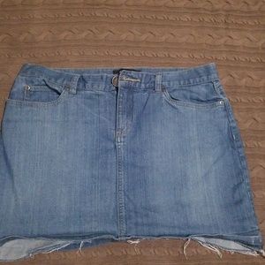 Daisy Fuentes jean skirt